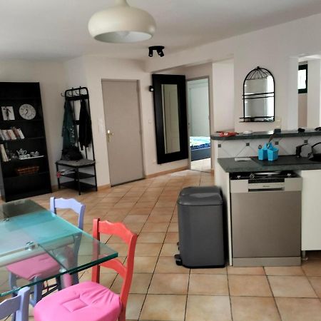 Appartement Au Centre Ville Avec Un Beau Jardin Prive Lannion Exteriör bild