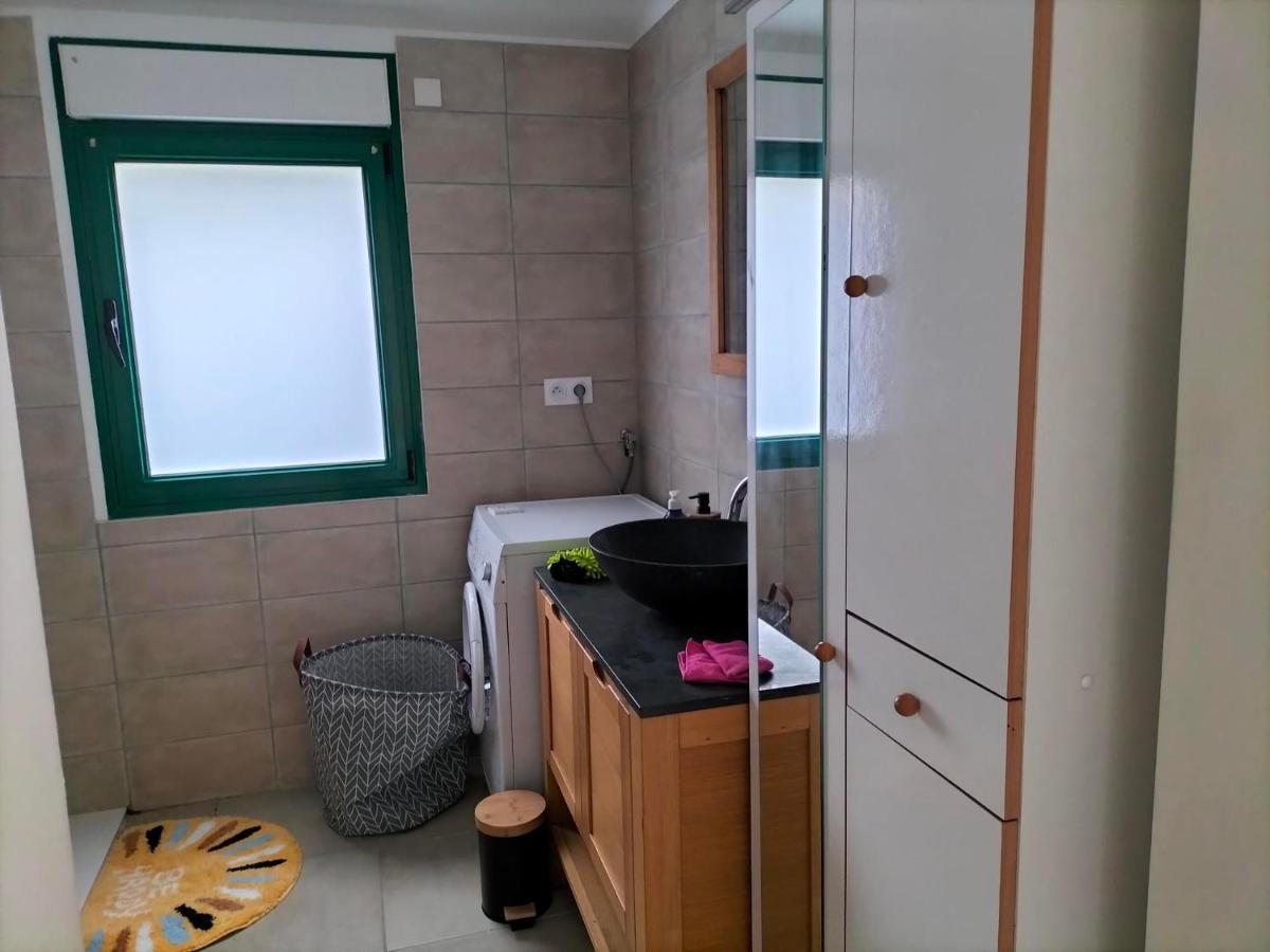 Appartement Au Centre Ville Avec Un Beau Jardin Prive Lannion Exteriör bild